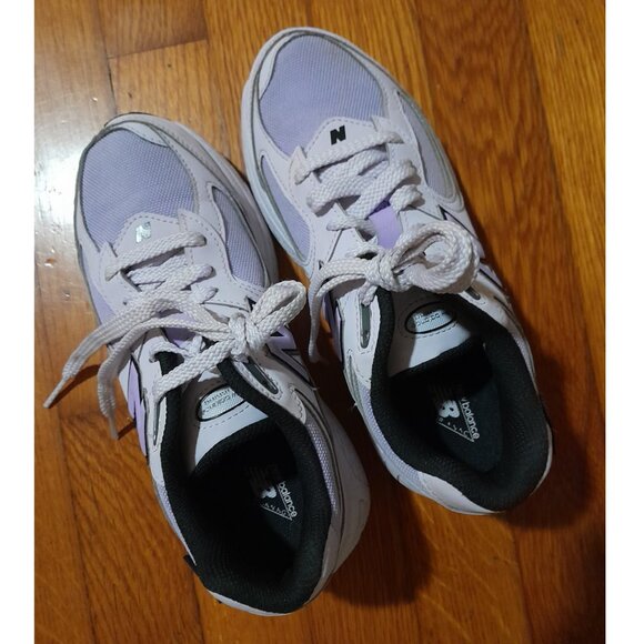 SOLD🔴🔴🔴🔴🔴🔴New Balance YOUTH 2002R  Taro Lilac Glo Sz 4 EU 36 PREOWNED - Picture 5 of 7